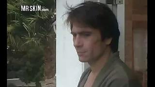 টকটকে স্বর্ণকেশী উপলব্ধ একটি হুড থেকে দেওয়ার ভাবি সেক্স ভিডিও একটি কালো মানুষ