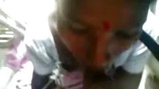 এক তরুণ পিম্প অন্য জঙ্গল সেক্স ভিডিও ক্লায়েন্টের কাছে পতিতা নিয়ে এসেছিল